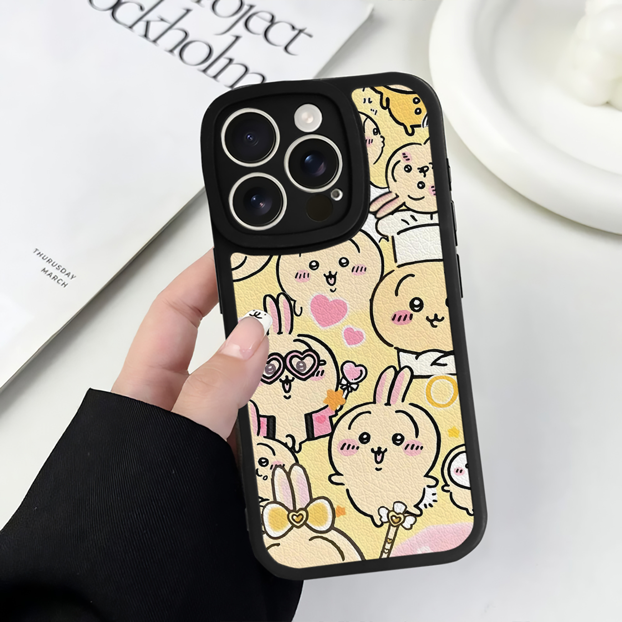 （画像用） ちいかわ Chii-kawa 【iPhone 16シリーズ対応】シリコンスマホケース（レザー調） 材質：シリコン